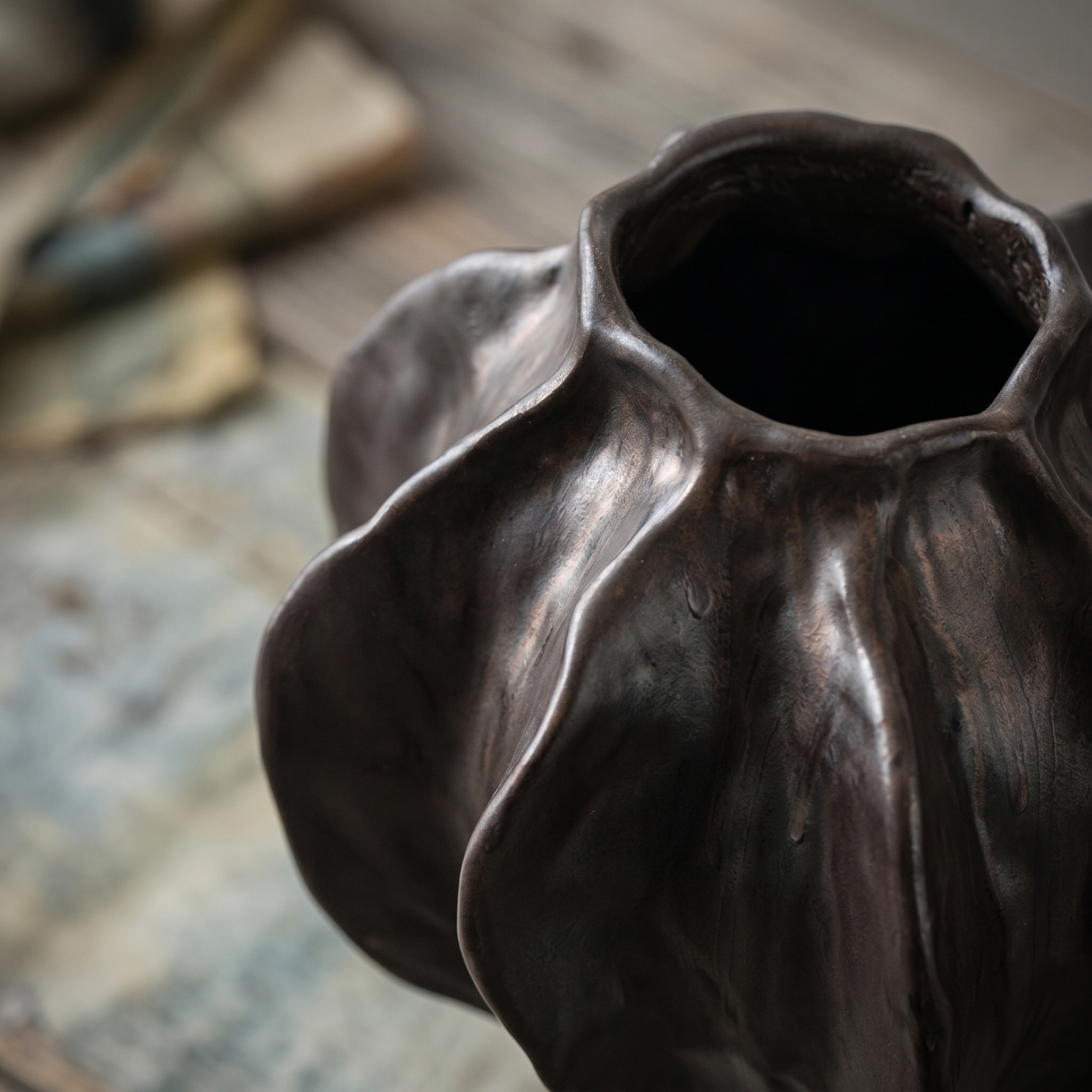 Vase with Wide Opening Glossy  – обзор и цена Resin Art Dining Table