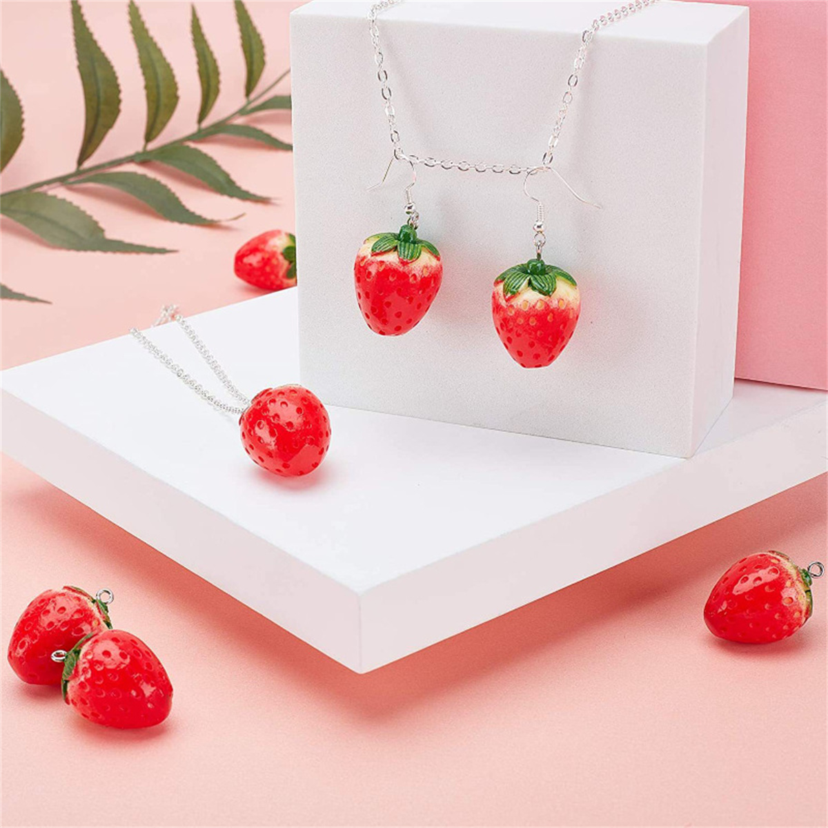 SG04 Cute 5pcs Strawberry Frui – обзор и цена Resin Art Necklace