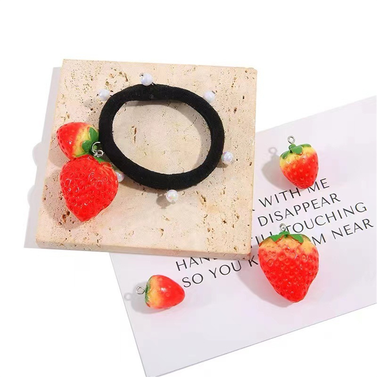 SG04 Cute 5pcs Strawberry Frui – обзор и цена Resin Art Necklace